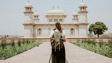 Ideal Personal Gifts for Graduates with Travel Plans