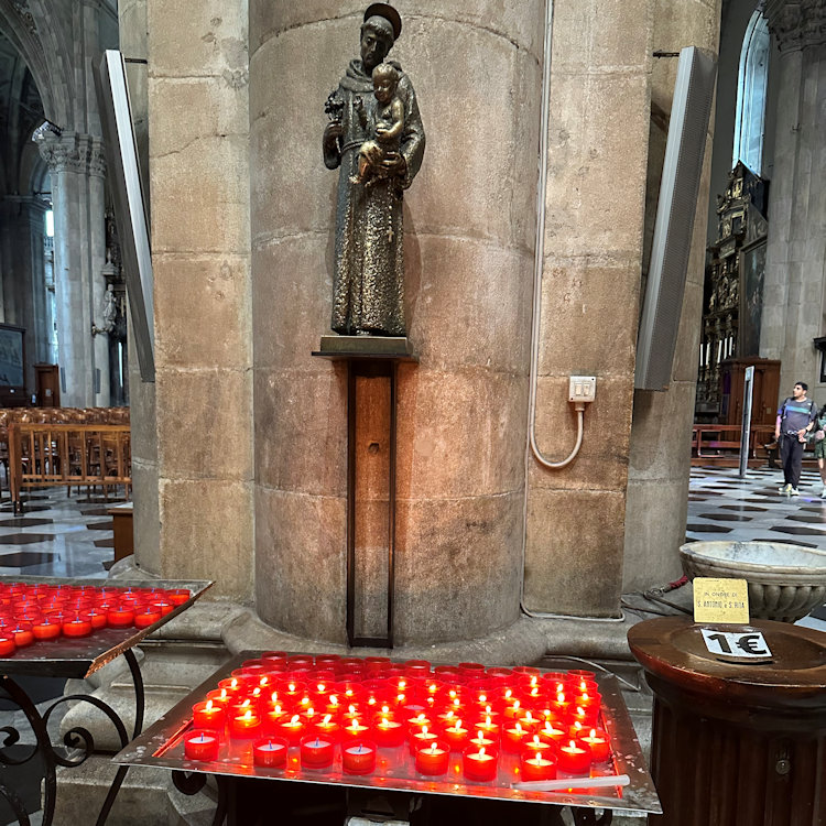 Duomo - devotional candles