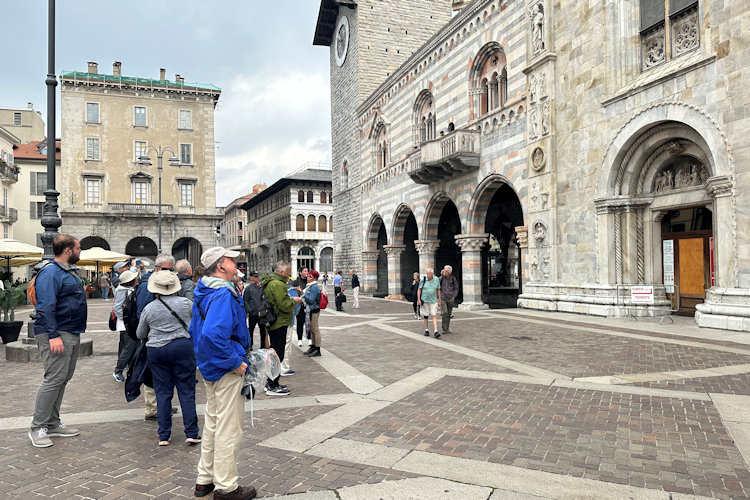 Duomo Plaza