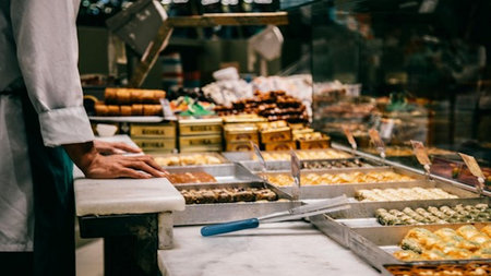 Travel-Inspired Desserts: Add Edible Glitter to Iconic Sweets from Around the World