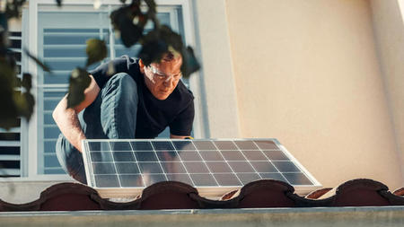 How to Install Solar Panels: DIY Guide