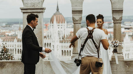 How Expert Photographers Enhance Your Luxury Wedding Experience