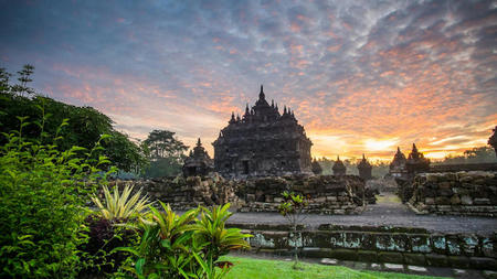 4 Must-Visit Travel Websites for Planning Your Trip