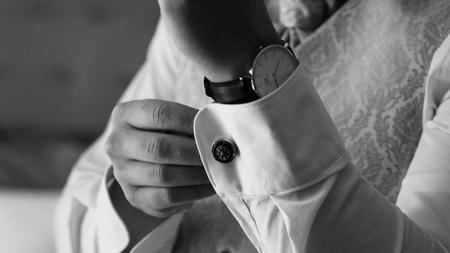 Styling Tips for Incorporating Jewelry into Business Attire