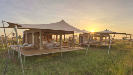 Mobile Safari Camp Roving Bushtops Offers Front-Row Seats to Wildlife Migration