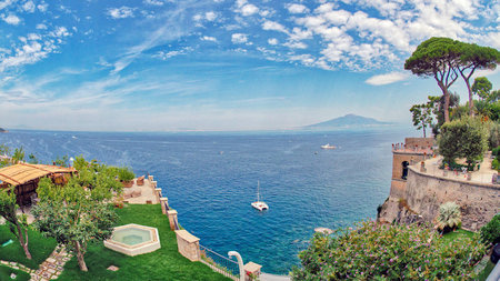 Find the Perfect Luxury Vacation Home this Autumn with these Expert Tips 