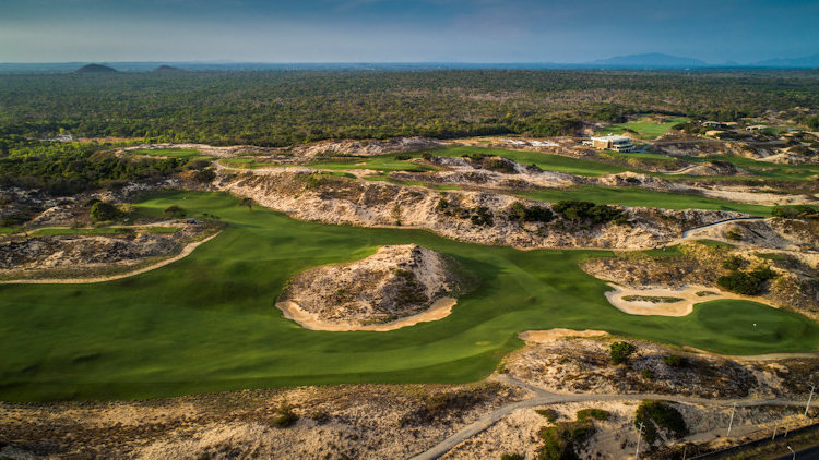 The Bluffs golf