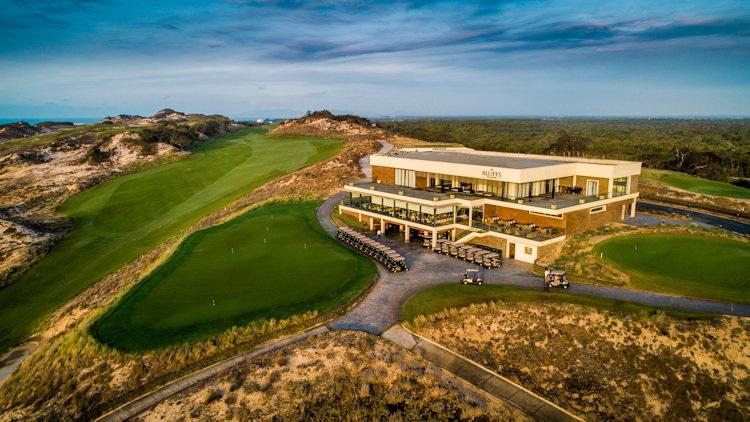 The Bluffs golf