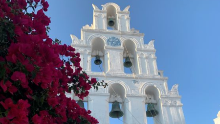 The Ultimate Guide to Traveling to Santorini: Tips for Every Traveler